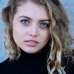 Nicola-Rabea Langrzik