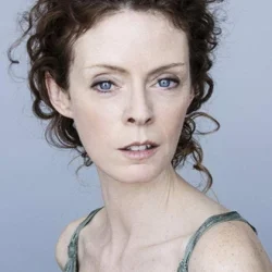 Nikki Leigh Scott