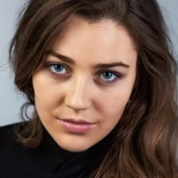 Нина Андронаки