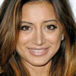 Noureen DeWulf