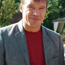 Олег Чернов