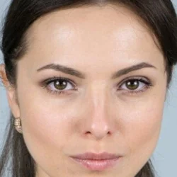 Олена Ларіна