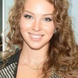 Полина Диброва