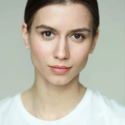 Полина Ларина