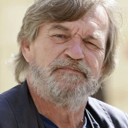 Roman Skamene