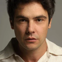 Sérgio Guizé