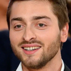 Simon Larvaron
