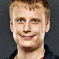 Слава Комиссаренко