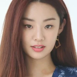 Stephanie Lee