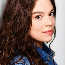 Téa Helena Carini