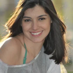 Verônica Debom