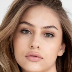 Victoria Bazúa