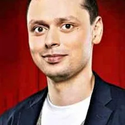 Виктор Комаров