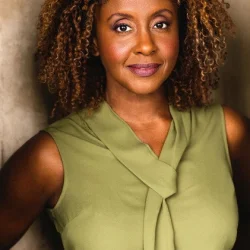 Vivianne Collins
