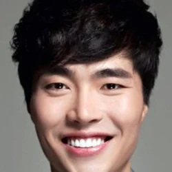 Yoon Ji-wook