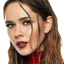 Юлия Санина