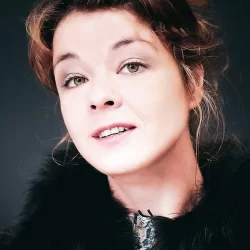 Юлия Захарова