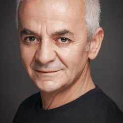 Зафер Алгёз