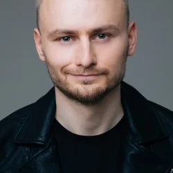Женя Синяков