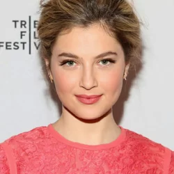 Zoe Levin
