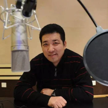 Yi Li